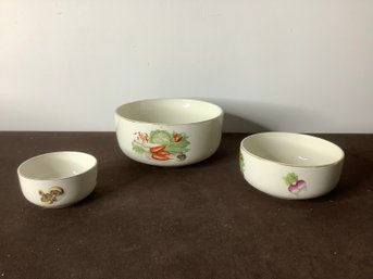 1957 Vegetable Nesting Bowls