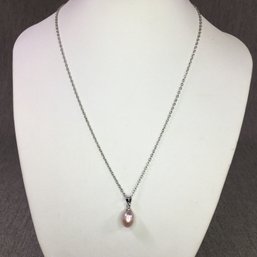 So Simple ! SO ELEGANT ! - 925 / Sterling Silver 16' Necklace With Pearl Pendant In Lovely Pale Pink Shade