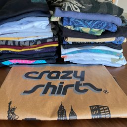 A Collection Of 26 T-shirts - Crazy Shirt Hawaiian Theme, Hobi Surf And A Few Vintage
