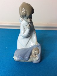 LLADRO ANGEL WITH BABY FIGURINE