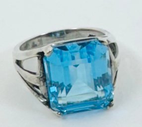 BEAUTIFUL FACETED BLUE TOPAZ STERLING SILVER RING