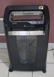 Staples Shredder - Model SPL-TXC22A