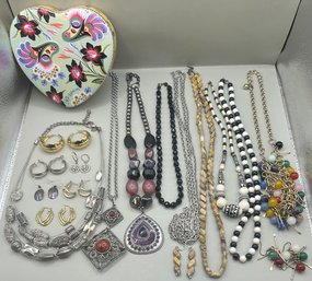 Lot 1 Of Costume Jewelry