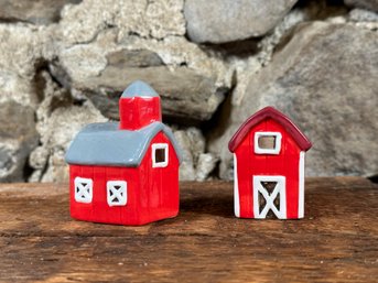 A Charming Set Of Farmhouse Salt & Peppers, Barns!