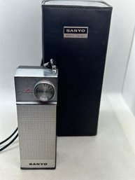 Ultra RARE Vintage 1961 SANYO CADNICA TRANSISTOR RADIO- 1st Nicad Rechargeable Radio EVER CREATED