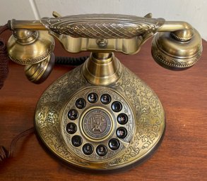 Fun Working Antique-style Phone  - PARAMOUNT COLLECTION Classic Series