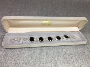 Very Pretty Brand New 925 / Sterling Silver Toggle Bracelet - With Facted Black Onyx Gem Stones - 7-1/2' Long