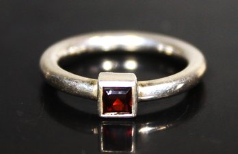 Sterling Silver Band Ring Having Garnet Square Set Gemstone Size 6`