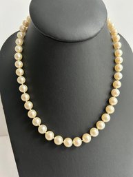 Vintage 16' Strand Of Cultured Pearl Necklace With Original Leather Pouch 14K Gold Clasp Pearl  Size 7.52 MM