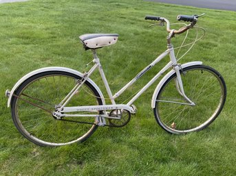 Vintage HUFFY Mainliner 3 Cruiser Bike