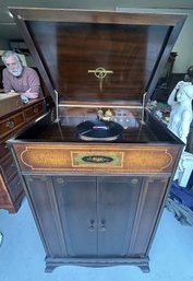 RARE 1926 COLUMBIA VIVA TONAL MODEL 810 PHONOGRAPH- Massive Ornate Cabinet