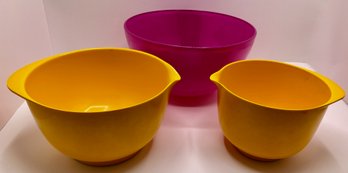 Set Mid-Century Margrethe Rosti Melamin Mixing Bowls, Denmark & Large Pink Glass Bowl