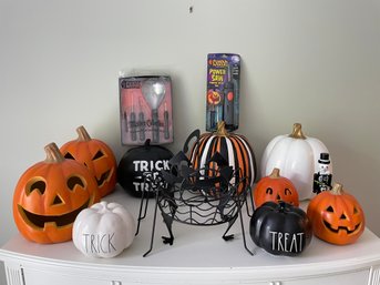 Set Of Halloween Decorations S
