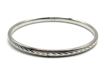 Beautiful Sterling Silver MARATHON Designer Etched Hinged Bangle Bracelet