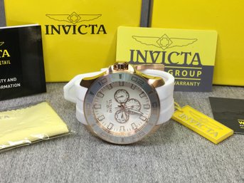 Fantastic Mens Brand New $795 INVICTA - PRO DIVER Chronograph With Rose Gold Tone Case / White Silicone Strap