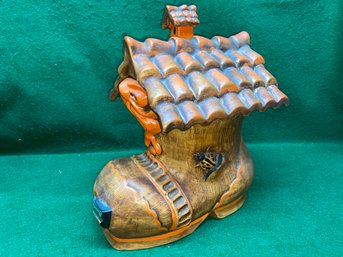 Vintage Old Woman Who Lived In A Shoe Mother Hubbard House Cookie Jar USA.