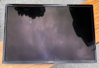 A Samsung 55' Flat Screen TV