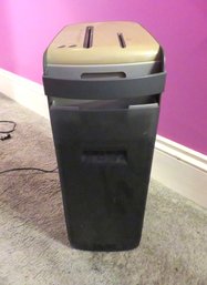 Office Max Paper & Credit Card Shredder OM97733