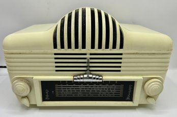 Retro Tune Master Short Wave Radio By Sharper Image