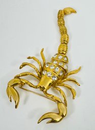 LARGE GOLD TONE RHINESTONE SCORPION OVER THE SHOULDER BROOCH MOVABLE PARTS