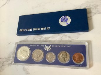 1967 SPECIAL MINT SET #82