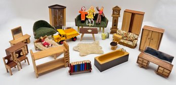 Vintage Dollhouse Miniatures (0ver 25 Pieces)