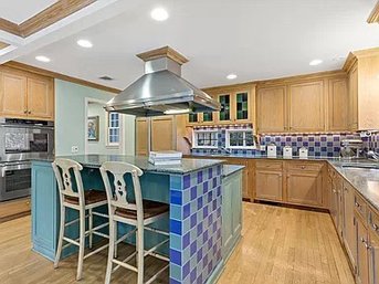 A Custom Oak Chef's Kitchen With Granite Counters - L Shaped - Quality Custom Kitchen, Inc.