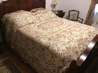 Gorgeous Vintage Lace Queen Coverlet