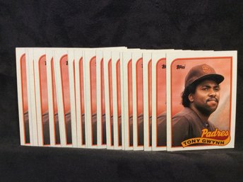 (21) 1989 Topps Tony Gwynn Cards - K