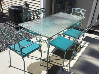 Vintage  Patio Table And Chairs BEAUTIFUL !