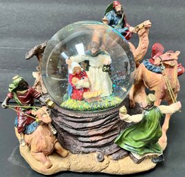 Small Glitter Musical Snow Globe - Nativity Scene - Jesus Mary Joseph Three Wise Men - Resin Glass - 8 X 5 X 6