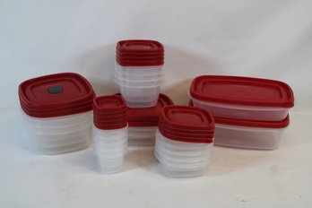 New In Box 40pc Rubbermaid Containers With Easy Find Lids