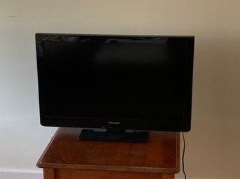 Panasonic 32' LCD TV