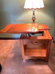 Solid Wood Lift-up Side Table . (1)