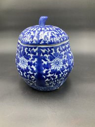 Chinese Gourd Jar With Lid