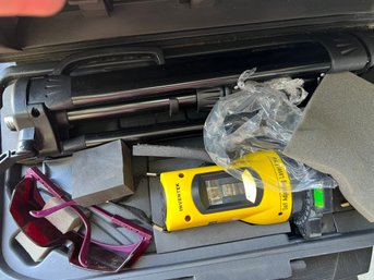 Self Adjusting Laser Level