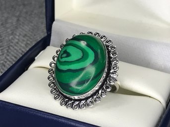 Very Pretty Brand New 925 / Sterling Silver And Malachite Cocktail Ring - Highly Polished With S Silver Trim