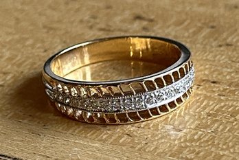 14K Ring With Open Setting And Band Of Diamonds Size 7