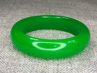 Vintage Jade Bangle Bracelet  - Very Pretty Color - Color Is Quite Accurate - Bright Apple Green Color ?