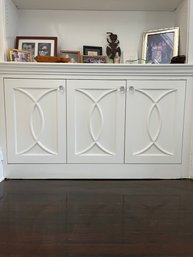 6 Cabinet Doors With Glass Knobs - LR