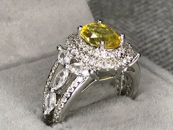 Fabulous Brand New 925 / Sterling Silver Ring With Sparkling Yellow & White Topaz - Looks Like $10,000 Piece !