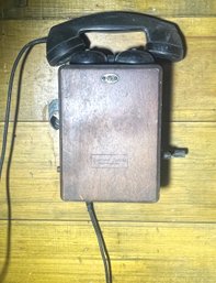 1940's Northern Electric Wood Telephone With Bakelite Receiver & Dog Leg Crank- N717CG- Canada