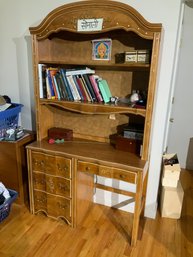 Beautiful Desk With Hutch