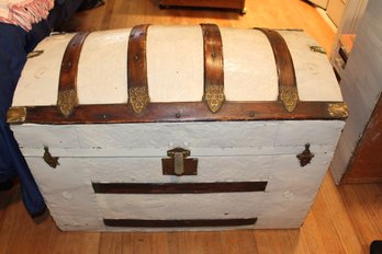 Beautiful White Antique Steamer Trunk 18x33x24 In