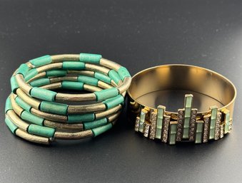 2 Bracelets