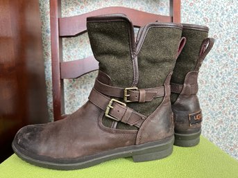Ugg Pair Of Brown Leather And Canvas Ankle Boots