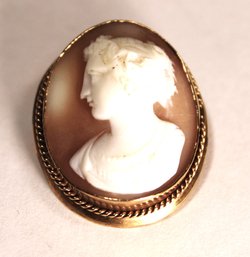 Gold Filled Victorian Fine Hand Carved Shell Cameo Brooch