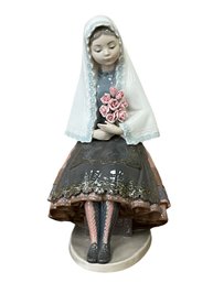 Lladro Discontinued Girl With Roses Figurine - Beautiful