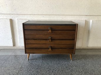 Vintage Mid Century 3 Drawer Chest On Peg Legs