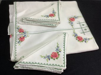 Vintage Floral Embroidered Linen Napkins Lot